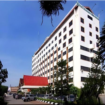 Mutiara Merdeka Hotel Pakanbaru Exteriör bild