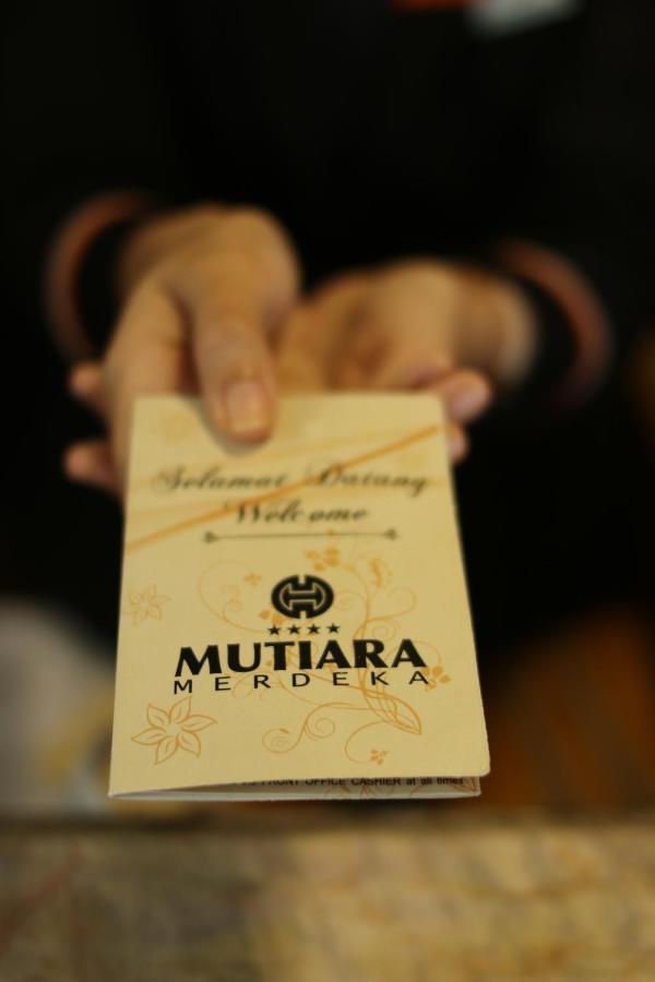 Mutiara Merdeka Hotel Pakanbaru Exteriör bild