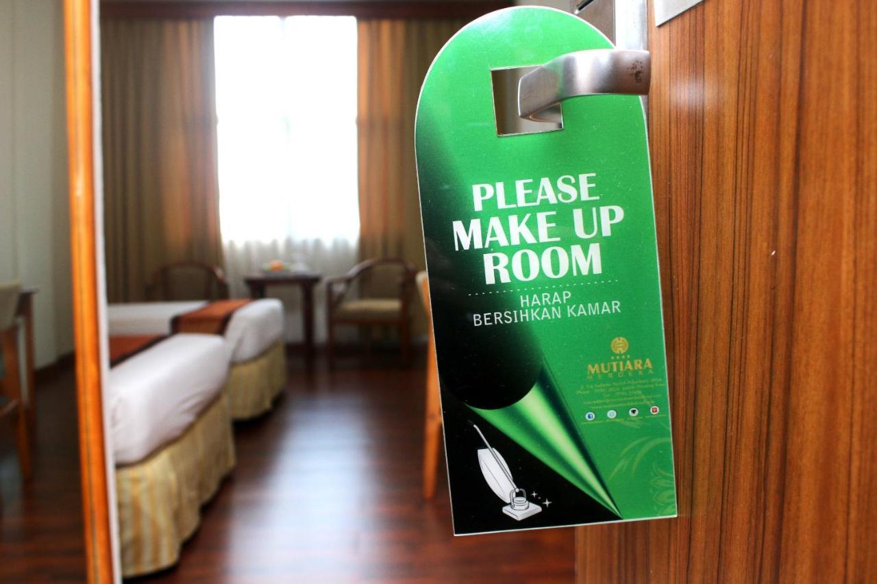 Mutiara Merdeka Hotel Pakanbaru Exteriör bild
