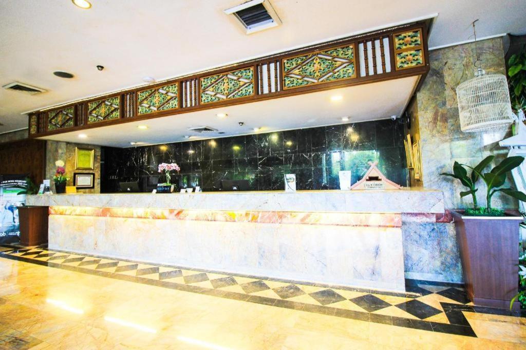 Mutiara Merdeka Hotel Pakanbaru Exteriör bild