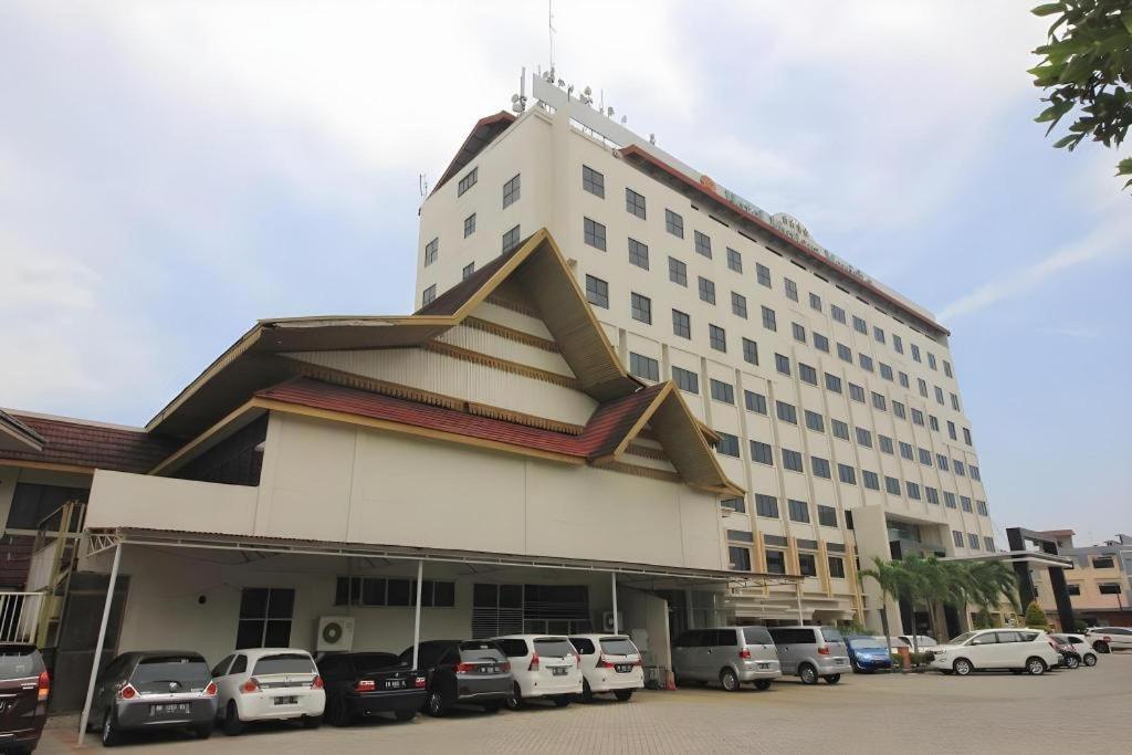 Mutiara Merdeka Hotel Pakanbaru Exteriör bild