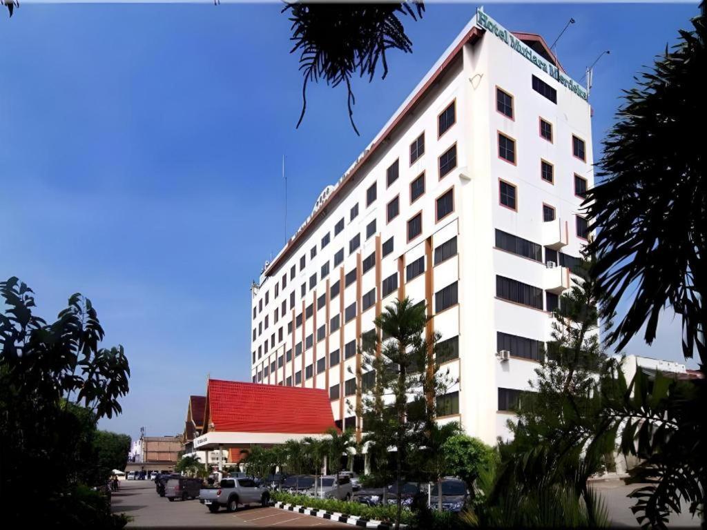Mutiara Merdeka Hotel Pakanbaru Exteriör bild